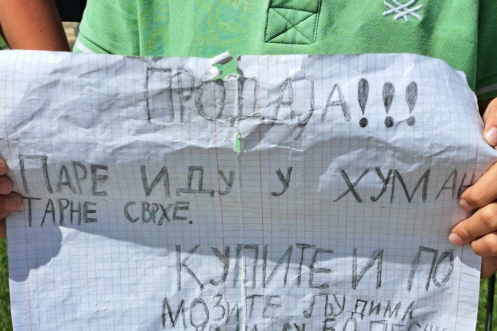 DECA U LOZNICI PRODAJU STARE IGRAČKE, A NOVAC DAJU U HUMANITARNE SVRHE: Njihova poruka TERA SUZE NA OČI! (FOTO)