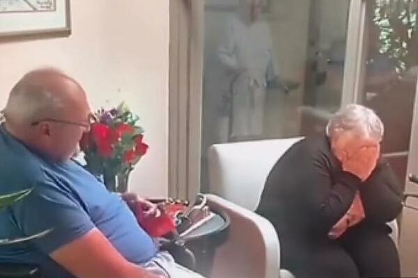 O OVOJ BAKI I DEKI PRIČA CEO SVET, NATERAO JU JE NA SUZE: Postavio joj je VRLO KONKRETNO PITANJE i ostala je u ŠOKU