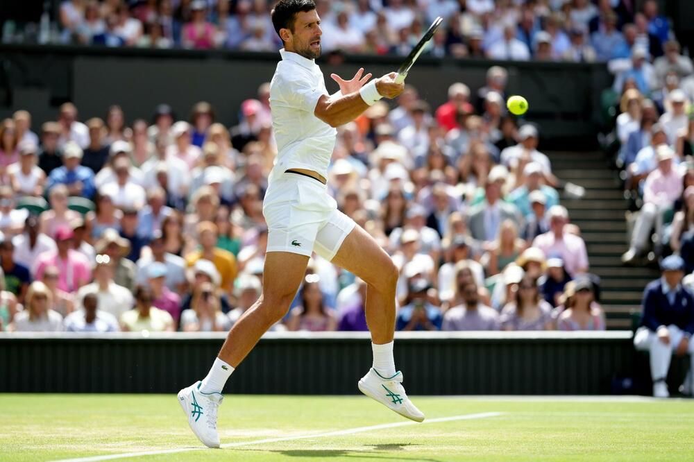 ŠOK U LONDONU: Ispao Novakov veliki rival!