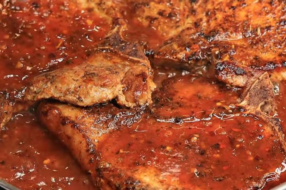 KREMENADLE U SOČNOM SOSU OD LUKA: Ručak koji se JEDNOSTAVNO sprema, a svi će tražiti JOŠ (RECEPT)