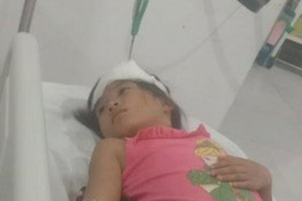 UŽASNO! DEVOJČICI SE ZARILE MAKAZE U GLAVU! Ležala NEDELJU dana u bolnici jer NISU imali za OPERACIJU (FOTO)