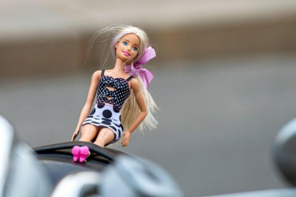 Dizajnirana prva slepa Barbika na svetu: Matel nastavlja da iznenađuje, evo kako izgleda (FOTO)