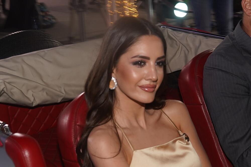 ISPLIVALA NIKAD VIĐENA FOTOGRAFIJA ANĐELE ĐURIČIĆ: Pogledajte kako NAJPOZNATIJA LJUBAVNICA izgledala kao DEVOJČICA