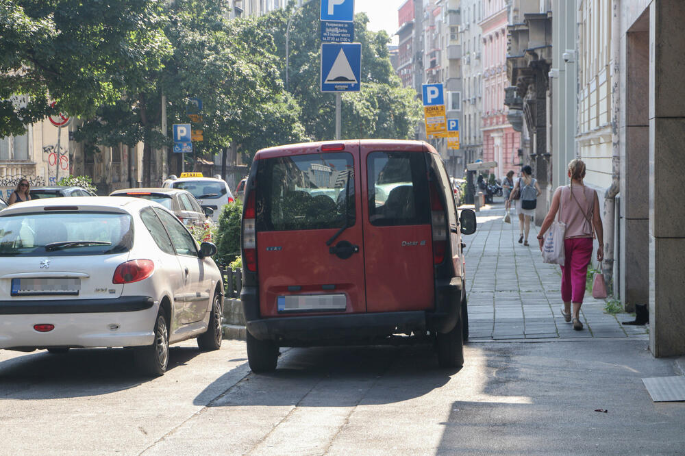 Grad uveo duplo veće kazne za nesavesne vozače: Udarac po džepu za nepropisno parkiran automobil