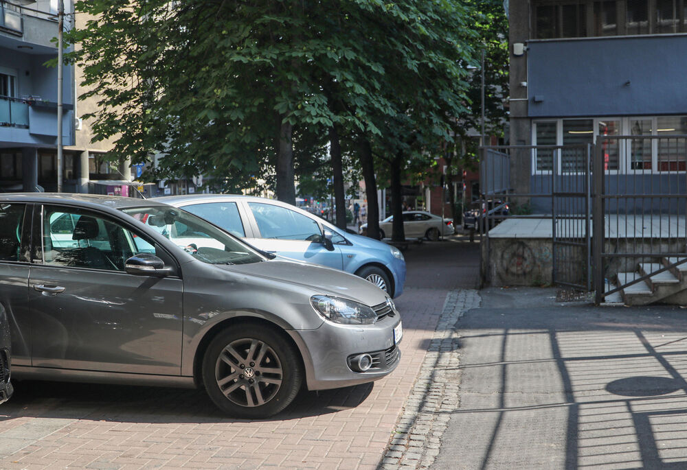 Parkirani automobili