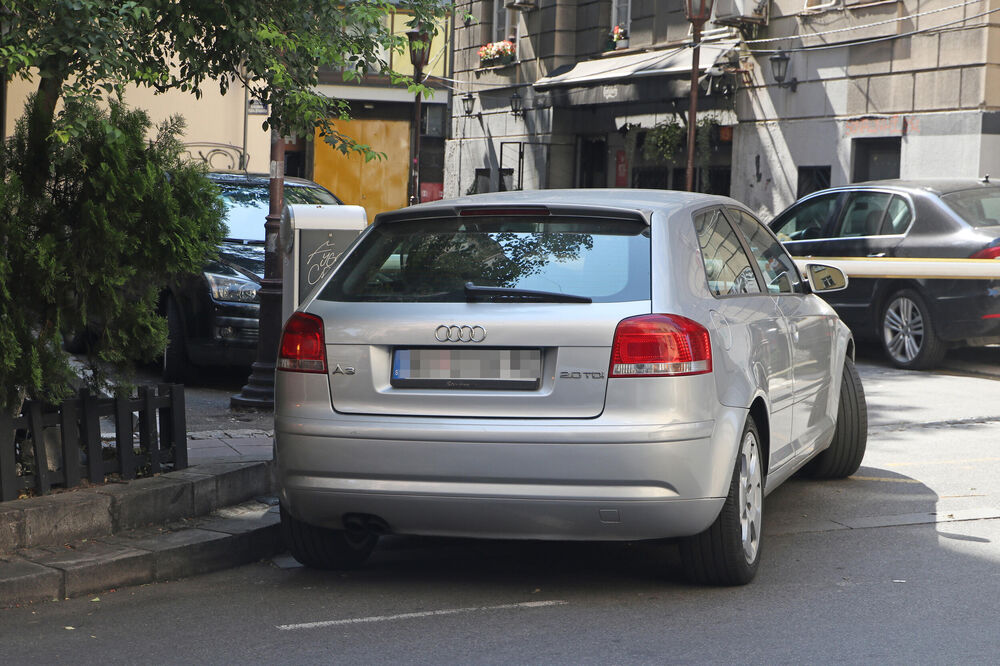 Parkiranje, Nepropisno parkiranje, Parkiranje automobila