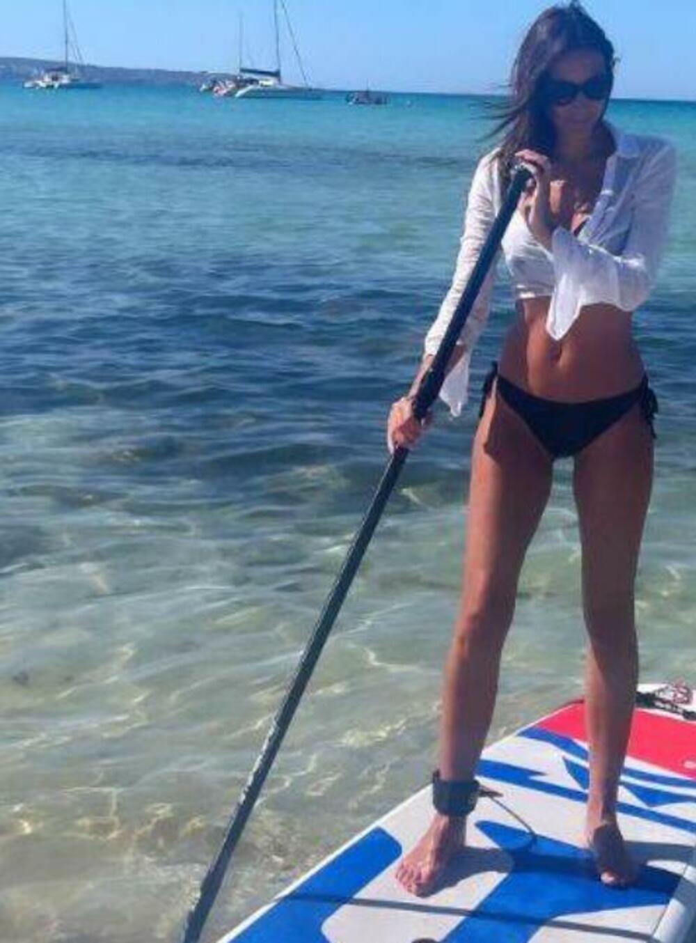 Skinula se voditeljka PRVE