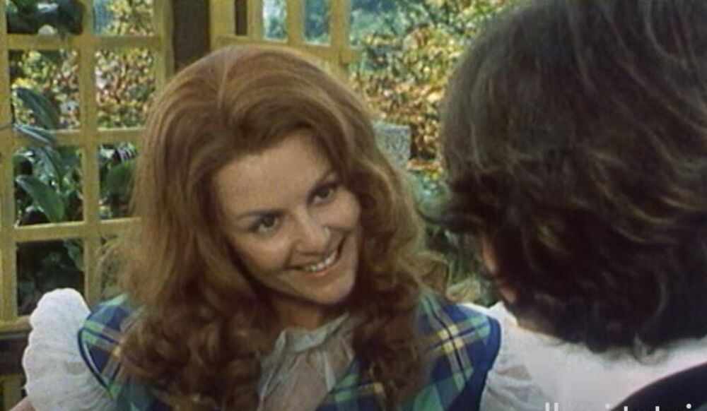 U Omladinskom studiju Karlovačkog kazališta je ostvarila prvu ulogu