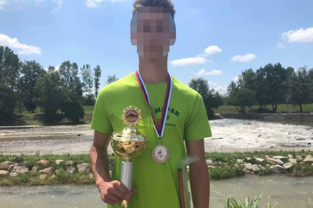 OVO JE DEČAK (17) KOJI SE UTOPIO U KOLUBARI: Na proslavi rođendana zaronio u reku, ali nije izronio (FOTO)