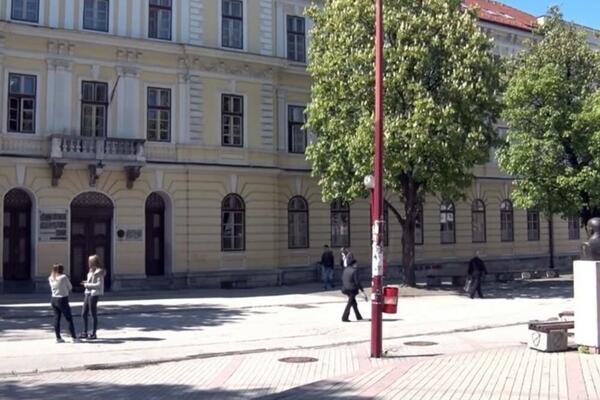 OVA ŠKOLA U SRBIJI JE ČAROBNA, NJENI ĐACI KIDAJU: Direktorka objasnila KAKO im to POLAZI za RUKOM, KAPA DOLE