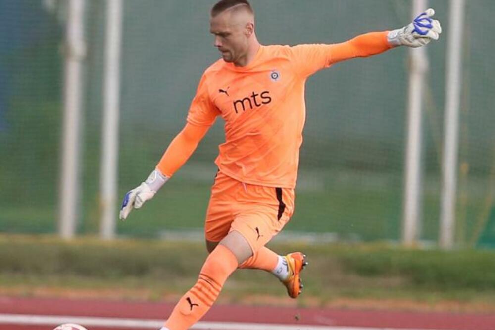 "ZVAO ME JE TERZIĆ..." Golman Partizana otvoreno o interesovanju Zvezde (FOTO)