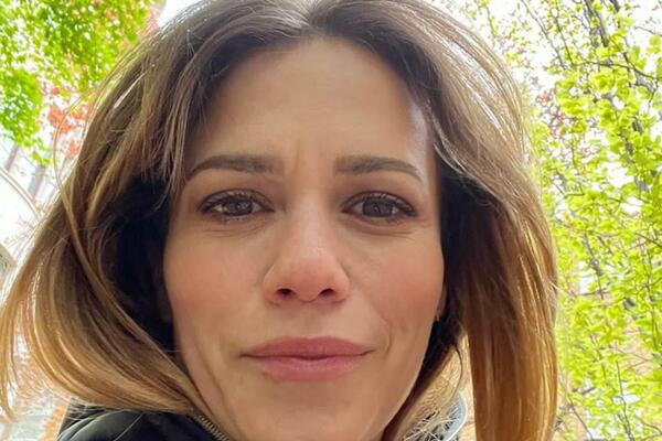 GLUMICA IZ OMILJENE SERIJE 10 GODINA BILA U KULTU: Trebalo joj još toliko da se oporavi