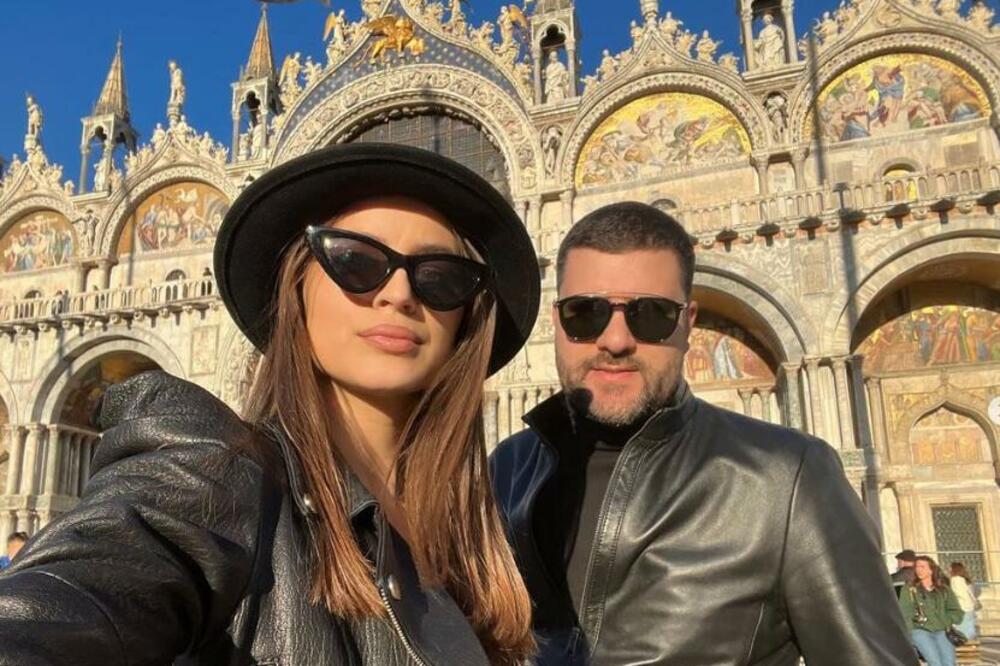 POZNATI PAR ČEKA TREĆE DETE: Pevač se oglasio, ČESTITKE SAMO PLJUŠTE