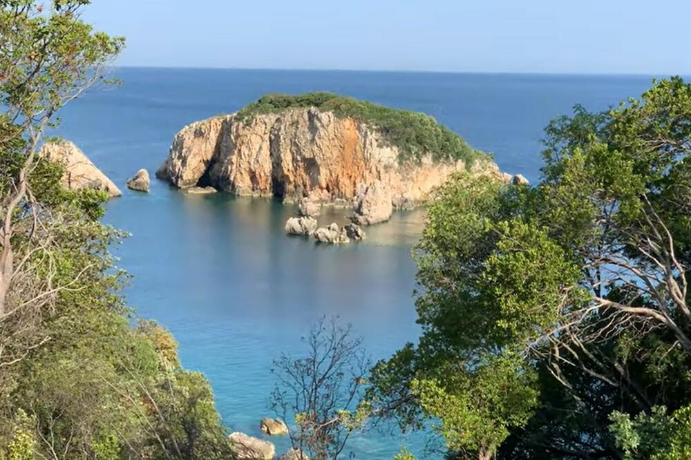 IZMEĐU BARA I ULCINJA SE KRIJE MORSKA TAJNA: Ova plaža je pravi RAJ NA ZEMLJI, netaknuta lepota koja PLENI (VIDEO)