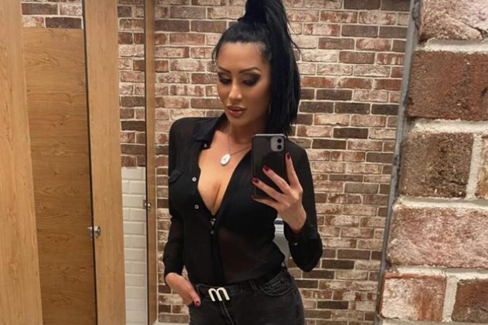 ŠUŠKALO SE DA JE PREOTELA PEVAČICINOG DEČKA, A SAD GRUDIMA ZAKUCAVA O POD: Vrela Mira nema MIRA, baš je jaka