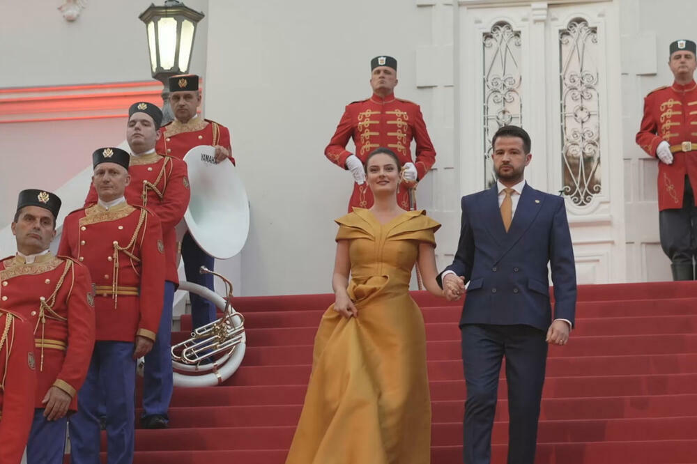 MILENA MILATOVIĆ DIGLA BURU, 1 DETALJ NA NJENOM TELU SVI KOMENTARIŠU: Oglasio se i Jakov, svima ZAPUŠIO USTA (FOTO)