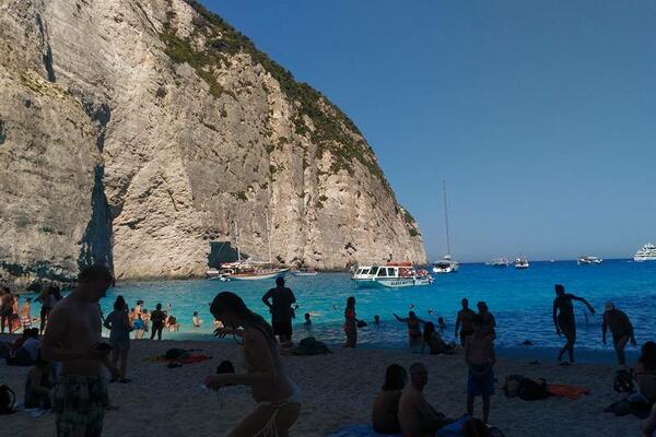 Ovo su nova pravila na grčkim plažama: Vodite računa, kazne su i do 200.000 evra, neposlušne jure dronovi!