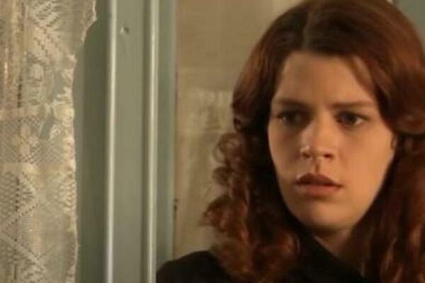 NAŠA GLUMICA JE PROŠLA KROZ PRAVI PAKAO TOKOM POROĐAJA: Svi je pamtite iz ČUVENE SERIJE, a evo čime se SADA BAVI