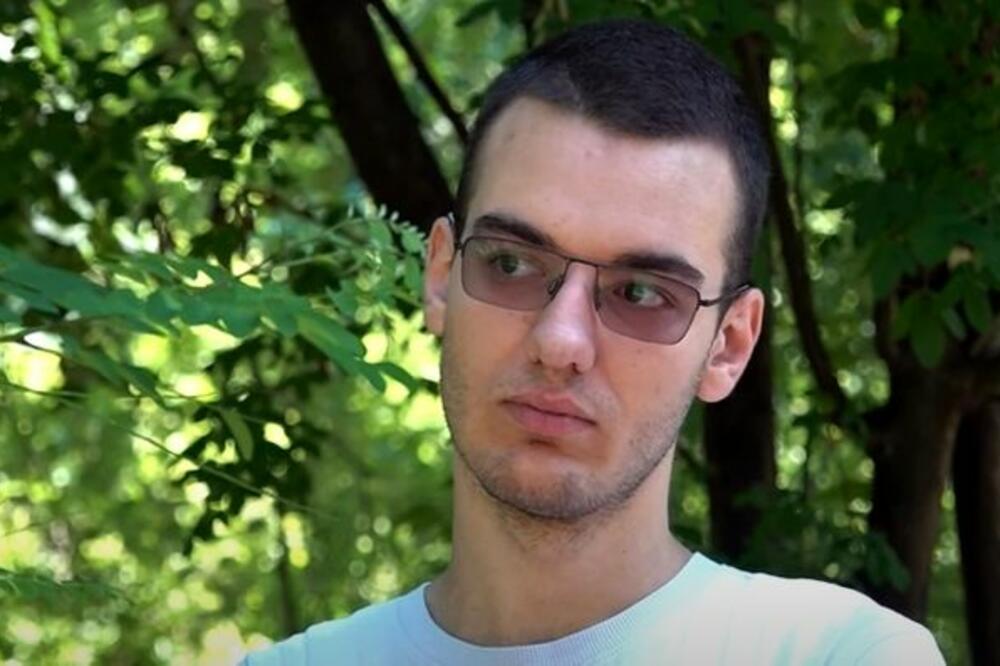 "ČIM JE SPOMENUO OKSFORD REKAO SAM DA NISMO U SITUACIJI DA GA ŠKOLUJEMO": Genija iz Pazara deli 40.000 evra od SNA!