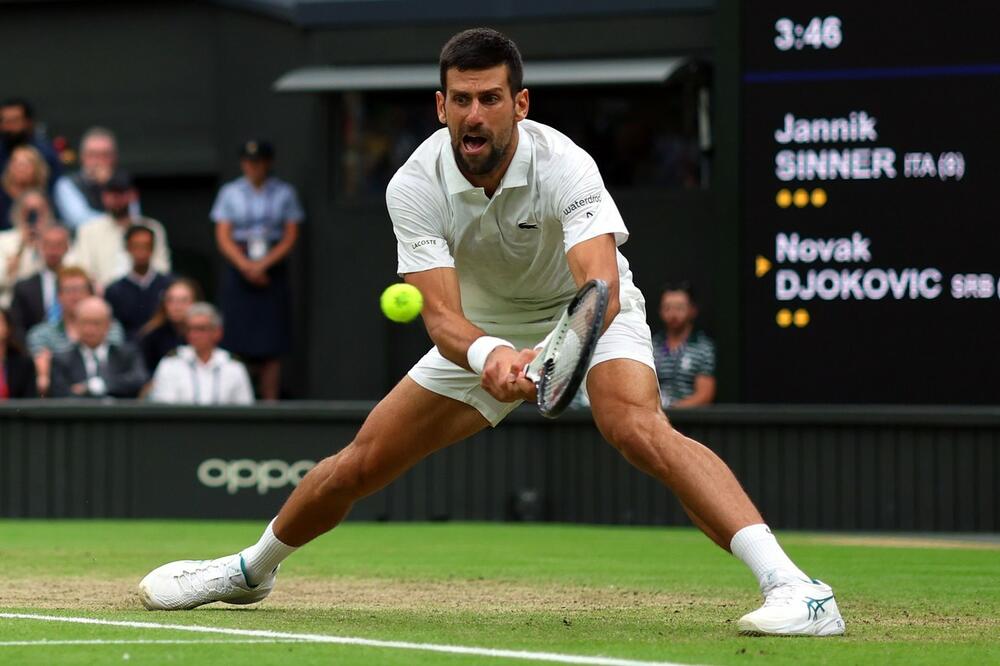 Novak Đoković na meču protiv Janika Sinera