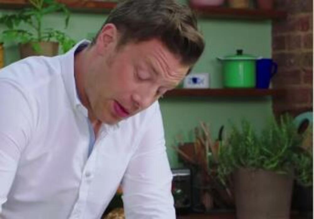 Salata Džejmija Olivera daje instant osveženje za 10 minuta! Novi je hit, oduševljava već na prvi pogled
