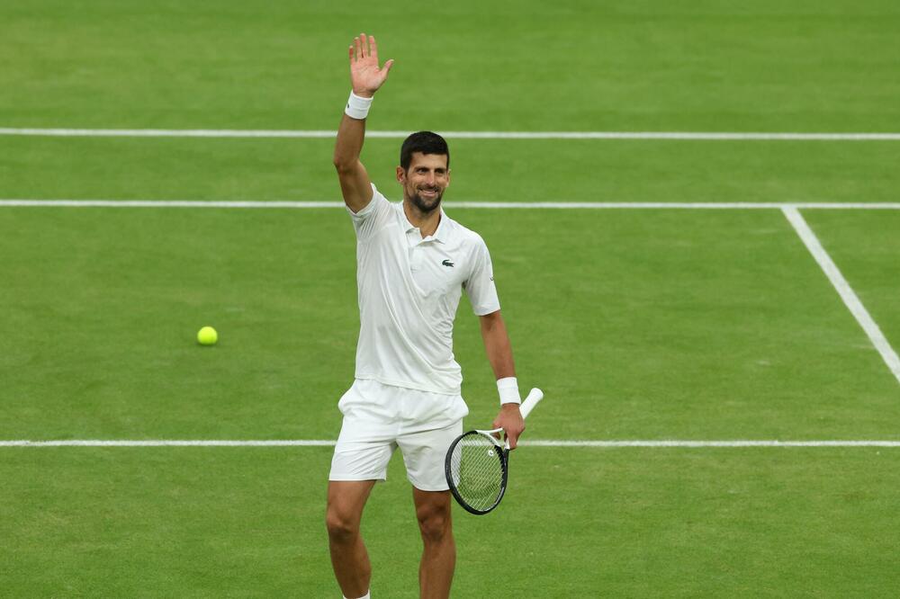 NOVAK BRZO OPRAŠTA: Još jednom pokazao veličinu, na svoj način pozdravio publiku u Londonu! (FOTO)