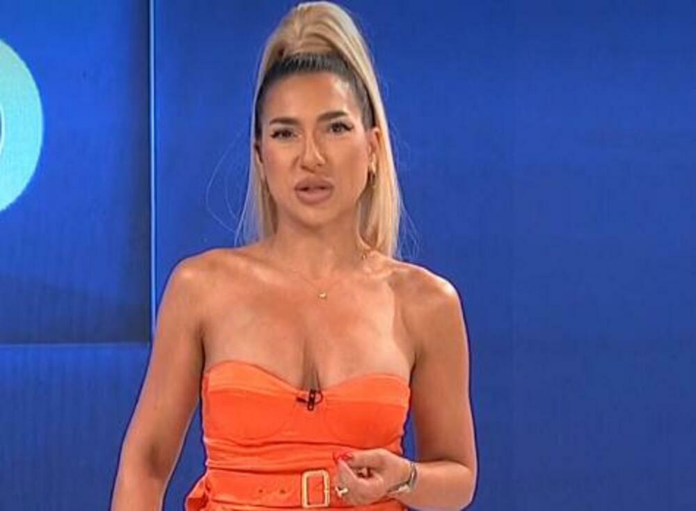 Jovana je nedavno otkrila da su njeni roditelji ponosni na nju