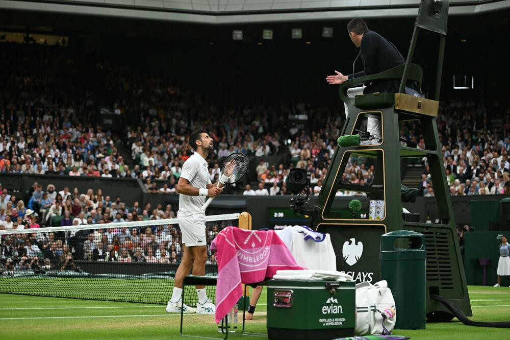 STIGLA JOŠ JEDNA PODRŠKA: Poznati teniser OŠTRO osudio glavnog arbitra meča izmeću Đokovića i Sinera! (FOTO)