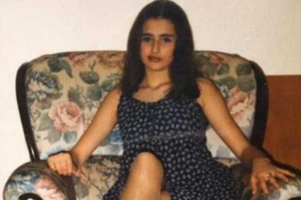 ZA TRI ŽIVOTA NEĆETE POGODITI KO JE DEVOJČURAK SA SLIKE: Danas je PRELEPA ŽENA o kojoj SANJAJU mnogi MUŠKARCI