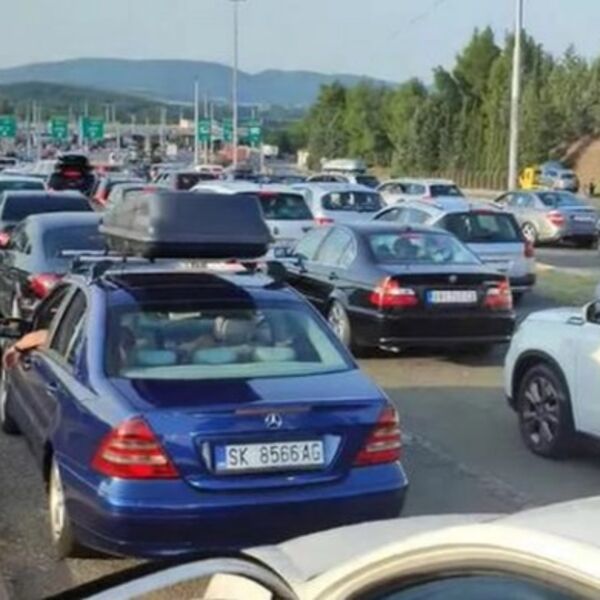 STRAVIČNA NESREĆA KOD EVZONIJA, IMA MRTVIH: Žestok sudar automobila i kamiona paralisao saobraćaj