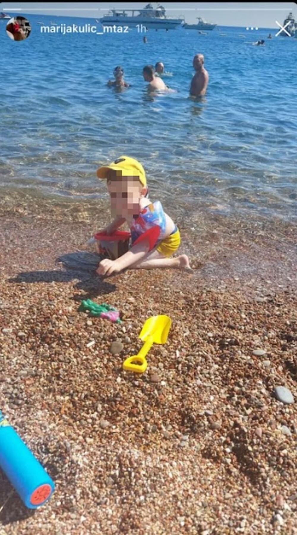 Marija Kulić uživa sa unukom na moru