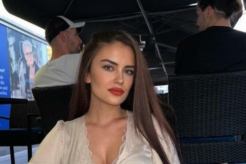 SVI MOZGAJU KO JE OTAC! Porodila se Ina, OVAJ POZNATI ČOVEK JE POTENCIJALNI TATA: Evo kog je pola beba FOTO