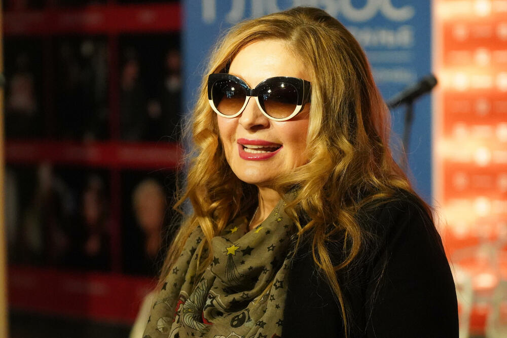 SIN DANICE MAKSIMOVIĆ ZAPROSIO TANJU BOŠKOVIĆ: Ovo se i dan danas prepričava, STARIJA je 3 decenije od njega