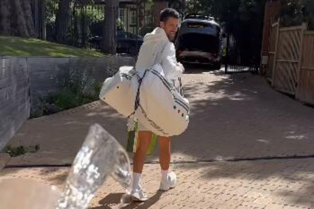 NOVAK POBEGAO JELENI, STEFAN KRENUO ZA NJIM: Ovako su Đokovića ispratili u pohod na 8. pehar Vimbldona!(VIDEO)