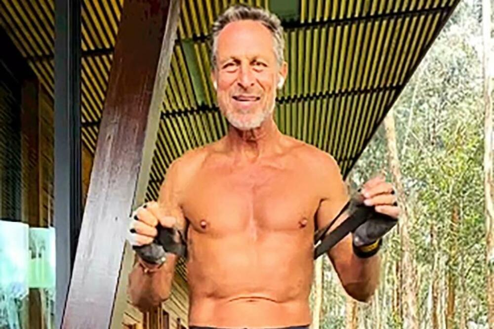 DOKTOR (63) TVRDI DA IMA 20 GODINA MLAĐE TELO: Otkrio šta je TAJNA njegovog MLADOLIKOG IZGLEDA (VIDEO)