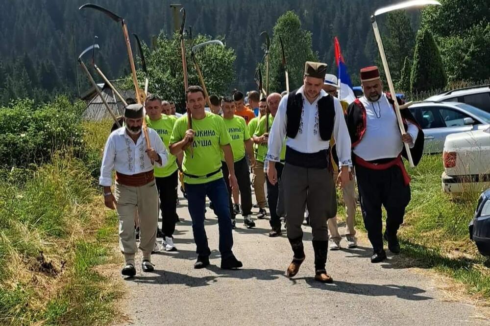 PRIJEPOLJE DOBILO SVOG "NOVAKA ĐOKOVIĆA", IZ 3 DRŽAVE NIJE MU BILO RAVNOG: On je odneo pobedu na KOSAČKOM VIMBLDONU