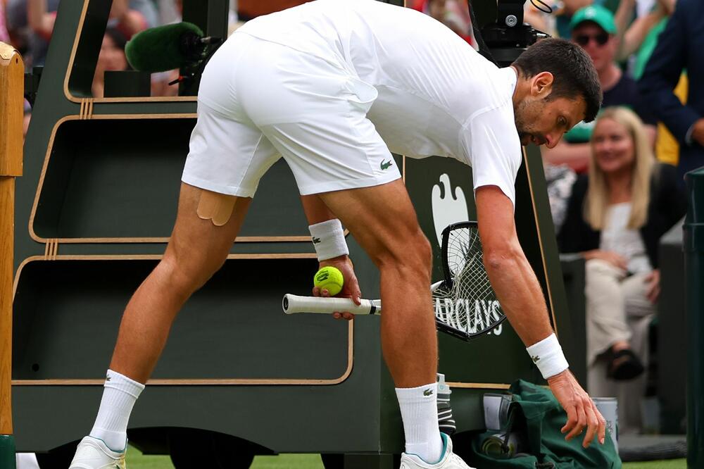 NOVAK SLOMIO REKET U PARAMPARČAD! Đoković oštetio stub koji drži mrežu (VIDEO)