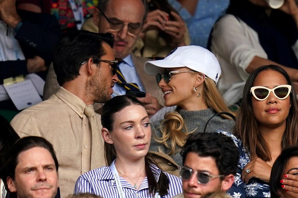 JOŠ JEDAN RAZVOD, ŠTA JE SA LJUDIMA OVIH DANA? Pevačica stavila TAČKU NA SVE, bivšem mora da ISPLATI...