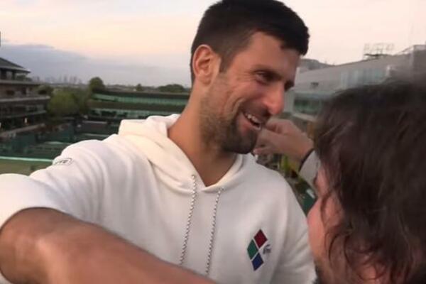 NOLE JE POSEBNA KLASA: Đokovićev potez pri izlasku sa terena ODUŠEVIO sve, a onda je obradovao i novinara! (VIDEO)