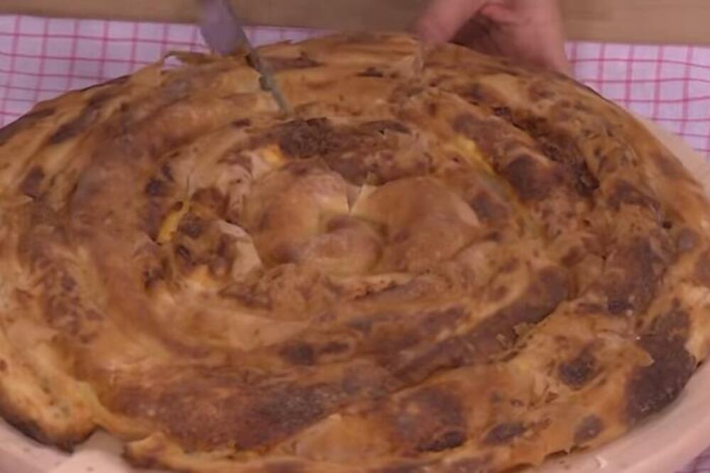 STARINSKI RECEPT SA JUGA SRBIJE: Banica sa SIROM, jedino OVAKO nikad neće biti MASNA, a možete da je jedete DANIMA