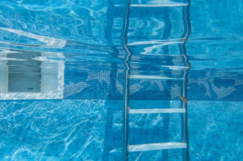 Izvučeno telo žene iz bazena hotela u Beogradu: Sumnja se da se udavila