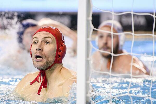 DELFINI LOŠE ZAPOČELI SP: Srbija ubedljivo gubila, pa na kraju ublažila poraz!