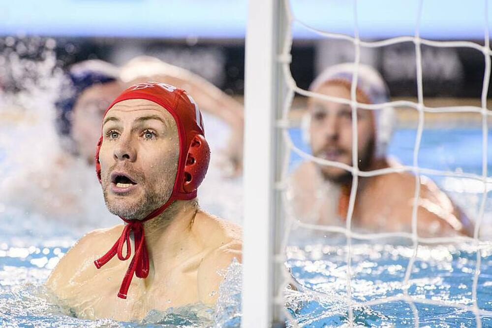 DELFINI LOŠE ZAPOČELI SP: Srbija ubedljivo gubila, pa na kraju ublažila poraz!