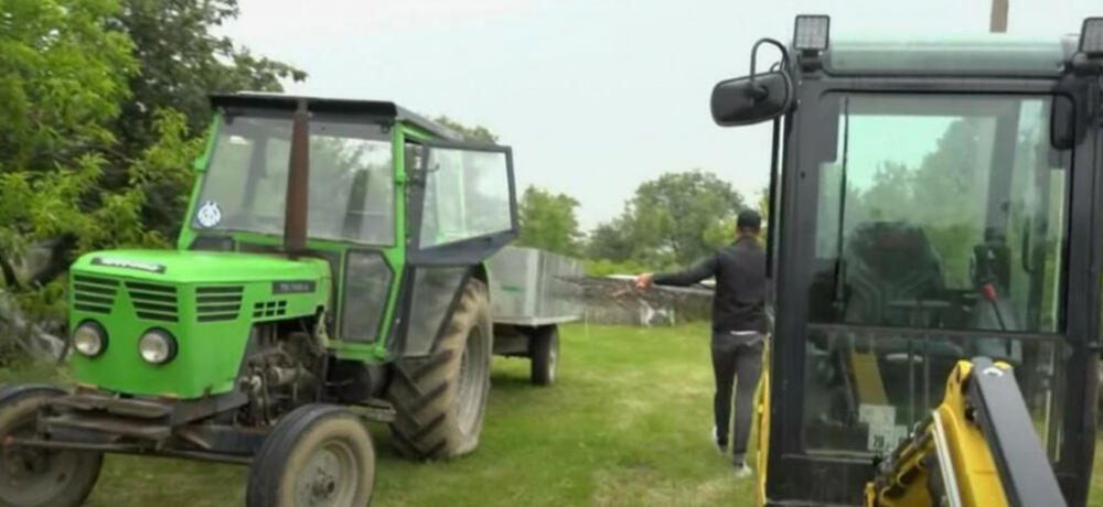 Biković je rešio da novac ulaže u nekretnine, pa je osim stana koji je kupio majci, i sebi obezbedio lepo, ali skromno imanje.