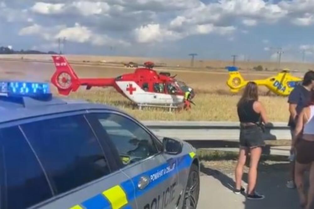 VELIKA SAOBRAĆAJNA NESREĆA U ČEŠKOJ: Sudarili se autobusi, poginuo vozač, 50 putnika povređeno