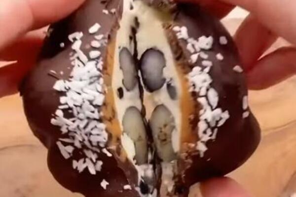 LEDENI KOLAČIĆI OD SAMO 3 SASTOJKA ĆE VAS ODUVATI: Sezonsko VOĆE koje SRBI OBOŽAVAJU daje mu SAMO TAKAV ŠMEK