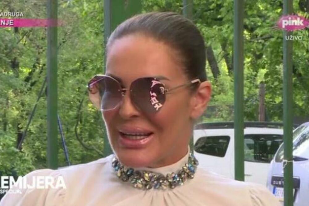 KUMA KAČAVENDA LAGALA NAROD! PRIČALA DA JOJ JE VERENIK POGINUO, PA SE ŽESTOKO ISPALILA: Ljudi je odmah PROVALILI