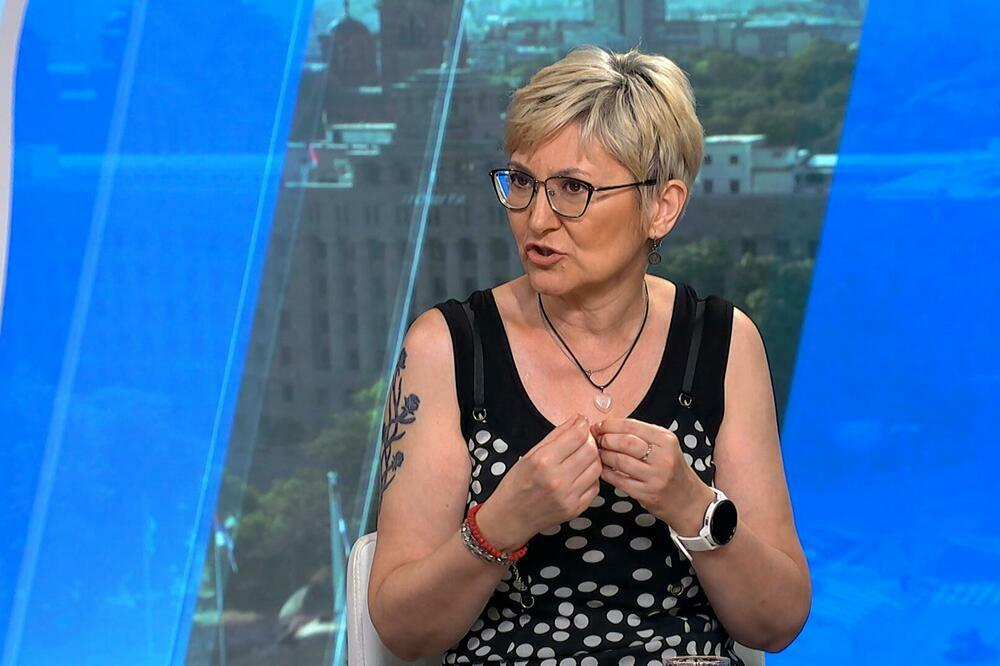 "NEKO GA SAVETUJE DA DAJE DRUŠTVENO POŽELJNE ODGOVORE": Pedagog o PONAŠANJU dečaka ubice tokom ISPITIVANJA