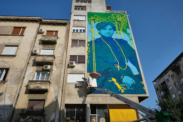 NJEN LIK ĆE KRASITI PRESTONICU: Pijanista oslikao mural izuzetnoj ženi Jelisaveti Načić