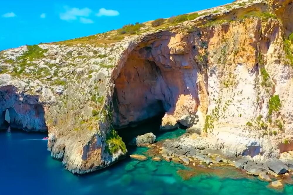 OVO MESTO JE PRAVI RAJ NA ZEMLJI, KAO IZ BAJKE: Prelepe PLAŽE, bogata ISTORIJA, a imate let direktno iz BEOGRADA!